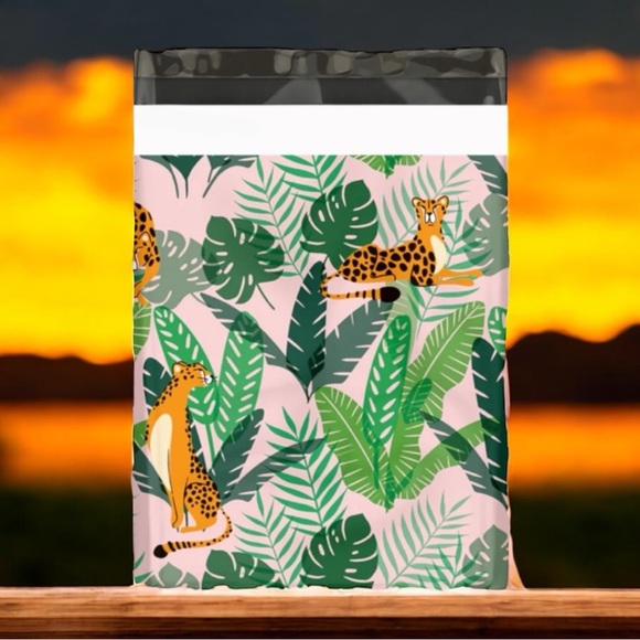 25 10X13 Poly Mailers, Cheetahs, Shipping Envelopes PRICE IS FIRM - Picture 2 of 8